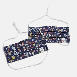 Vera Bradley Face Masks 2 Pack New Scattered Wildflowers Pleated Navy